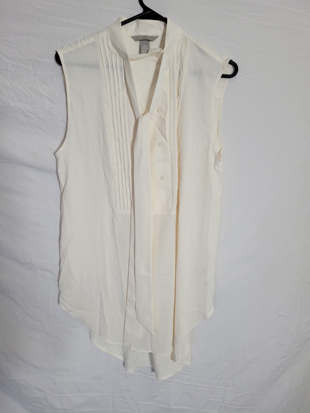 H&M Cream Sleeveless Pleated Front Blouse Size S